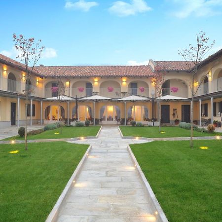 Agriturismo Cascina Varie Castagnito Ngoại thất bức ảnh
