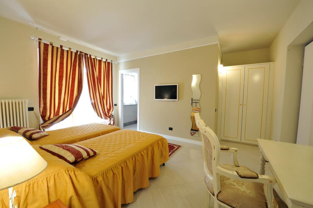 Agriturismo Cascina Varie Castagnito Ngoại thất bức ảnh