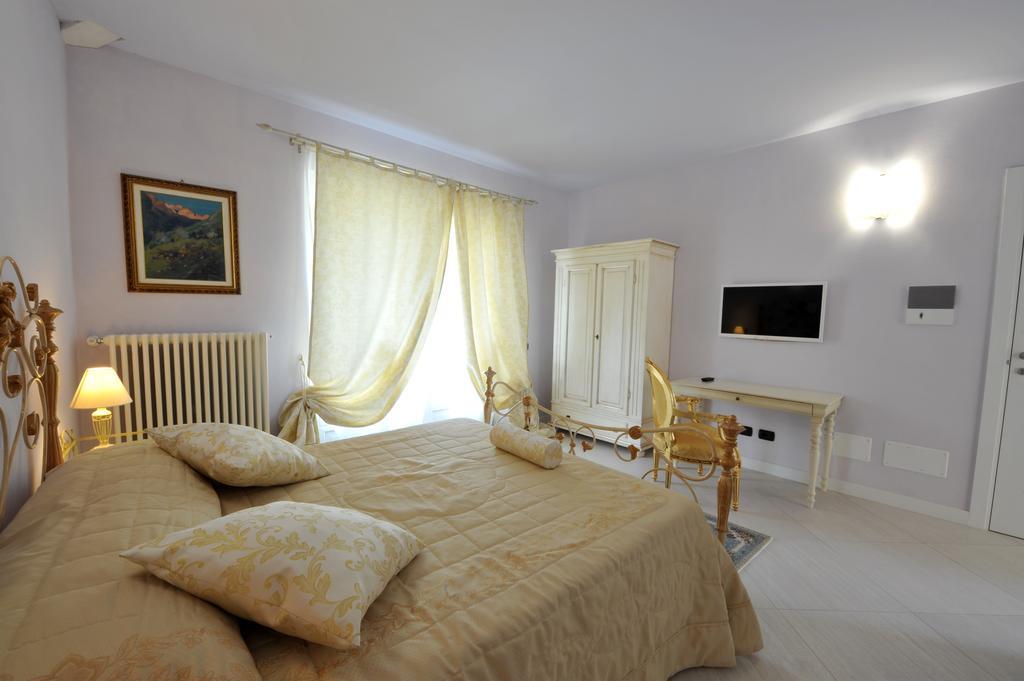 Agriturismo Cascina Varie Castagnito Ngoại thất bức ảnh