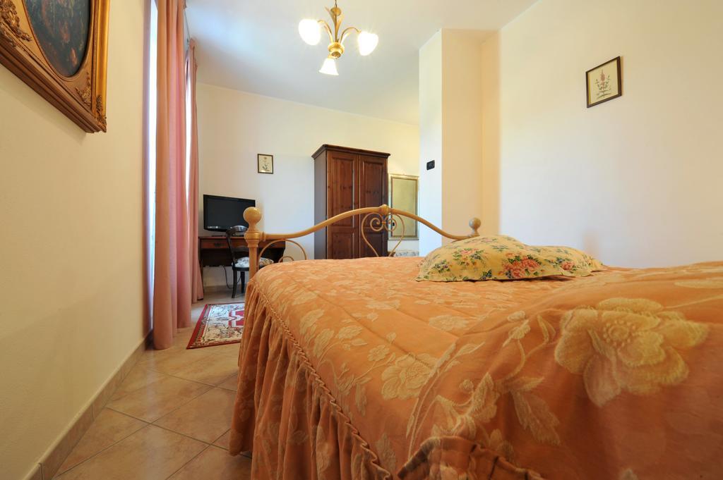Agriturismo Cascina Varie Castagnito Ngoại thất bức ảnh