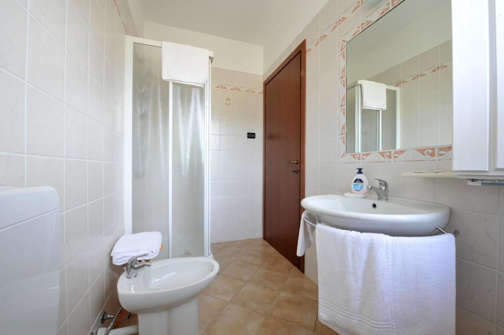 Agriturismo Cascina Varie Castagnito Ngoại thất bức ảnh