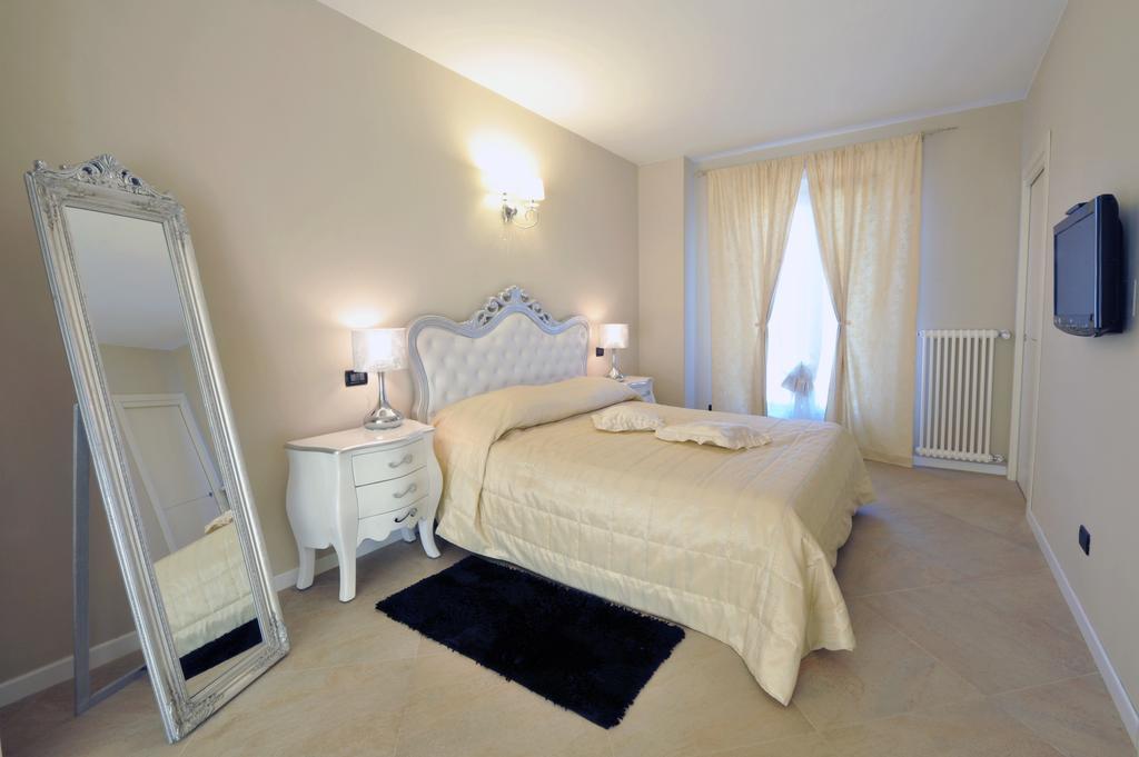 Agriturismo Cascina Varie Castagnito Ngoại thất bức ảnh