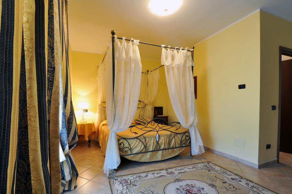 Agriturismo Cascina Varie Castagnito Ngoại thất bức ảnh