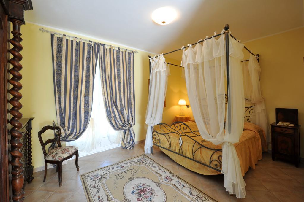 Agriturismo Cascina Varie Castagnito Ngoại thất bức ảnh