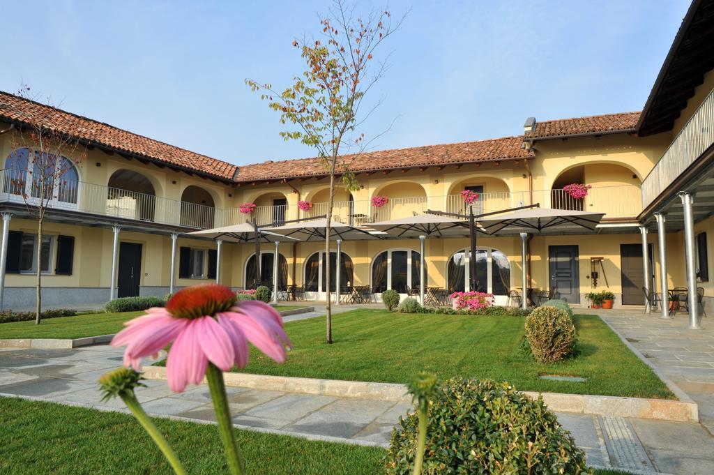 Agriturismo Cascina Varie Castagnito Ngoại thất bức ảnh