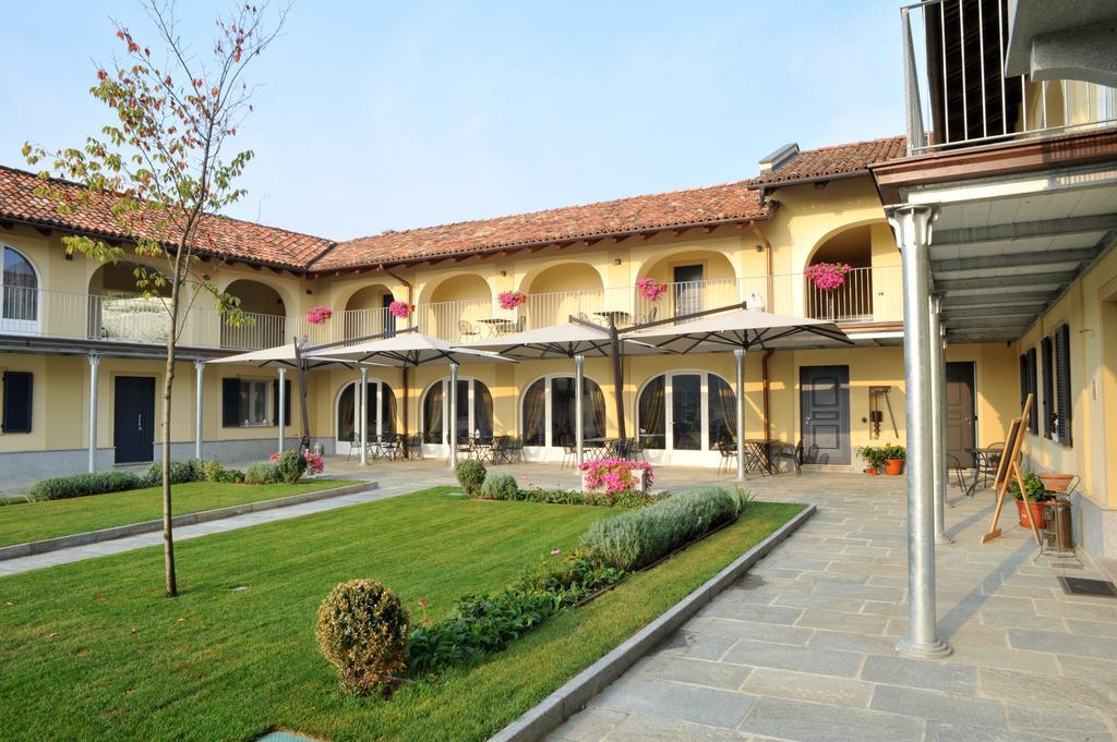 Agriturismo Cascina Varie Castagnito Ngoại thất bức ảnh