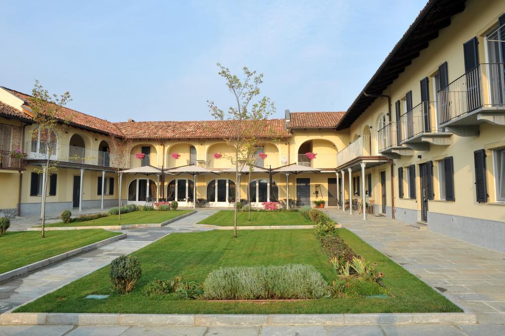Agriturismo Cascina Varie Castagnito Ngoại thất bức ảnh