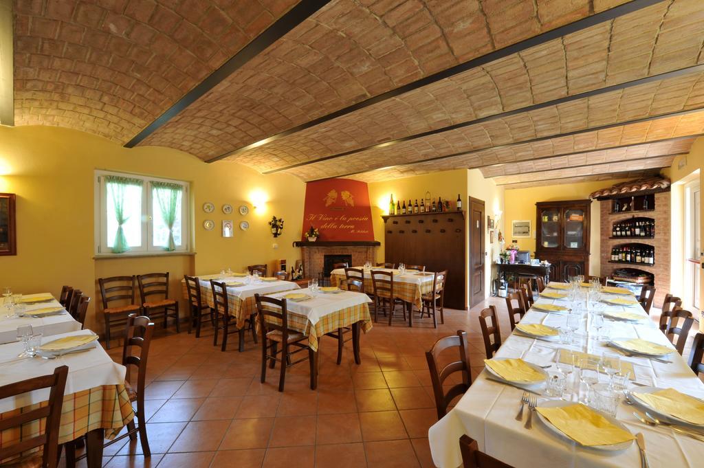 Agriturismo Cascina Varie Castagnito Ngoại thất bức ảnh